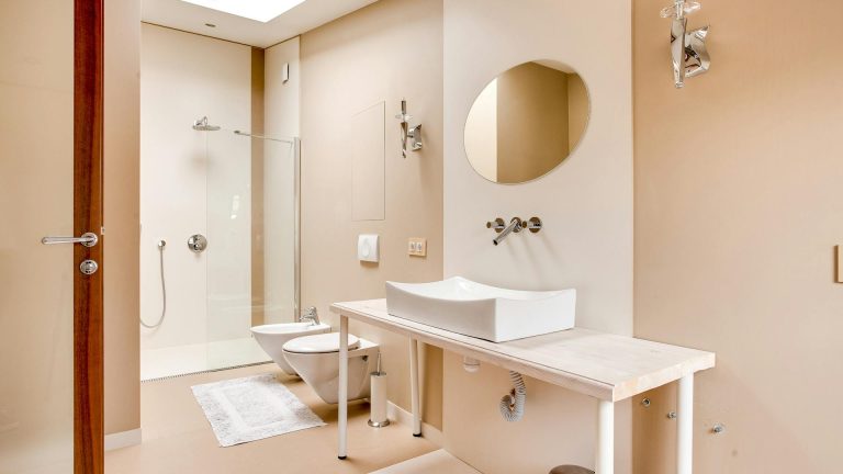 Pente douche italienne dtu : tout ce qu’il faut savoir pour une installation conforme