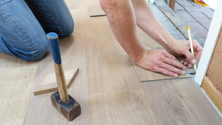 Sous-couche parquet : réussir le rattrapage de niveau facilement