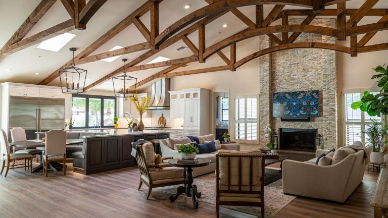 Idées pour habiller un plafond entre poutres et sublimer l&rsquo;intérieur