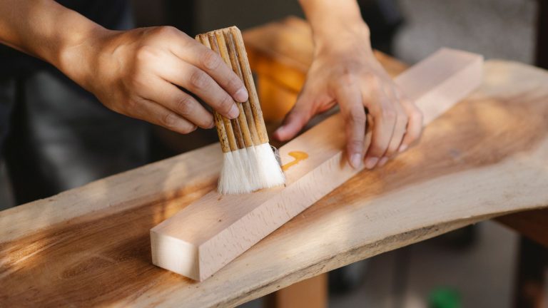 Comment fabriquer un durcisseur pour bois efficace, naturel et fait maison ?