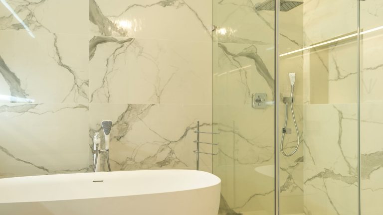 Évacuation douche 40 ou 50 : quelle taille choisir ?